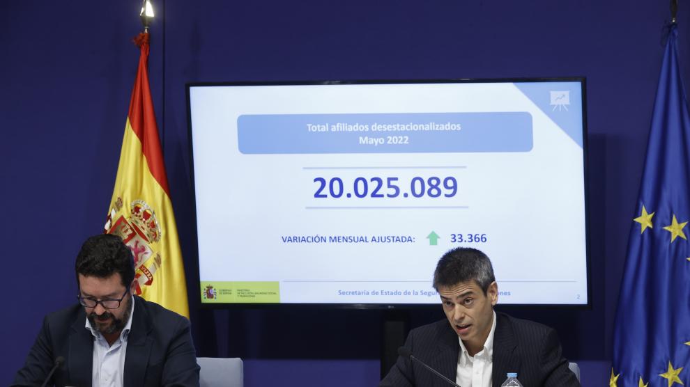 El secretario de Estado de Empleo, Joaquín Pérez y el secretario de Estado de la Seguridad Social y Pensiones, Israel Arroyo, anuncian las cifras del paro registradas en España en el pasado mes de mayo.