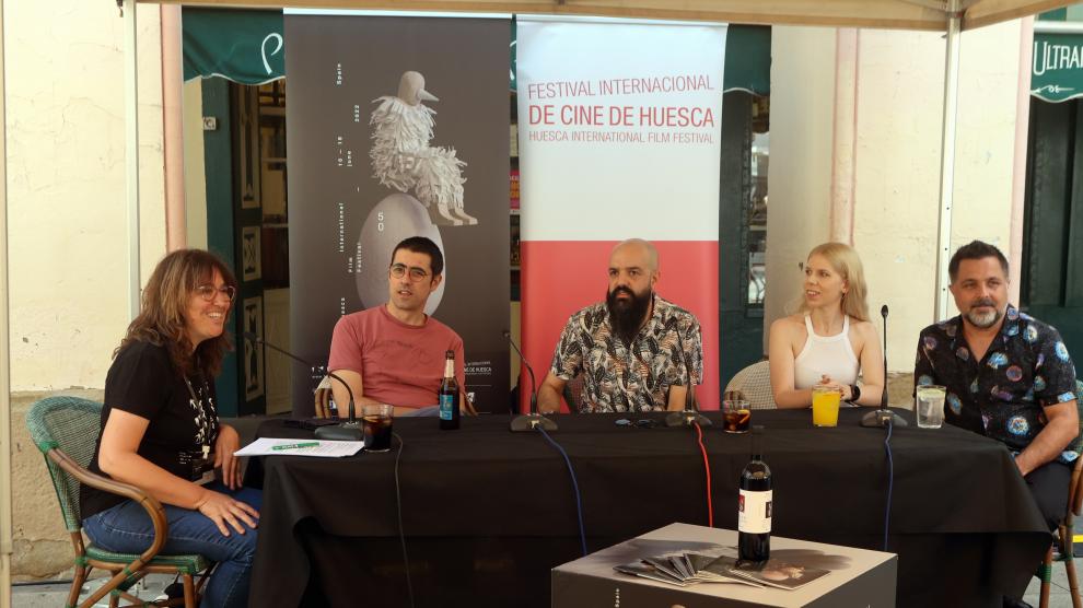 Chus Fenero, Martín Gutiérrez, Ignacio Lasierra, Silvia Pradas y José Ángel Guimerá, en el vermú.