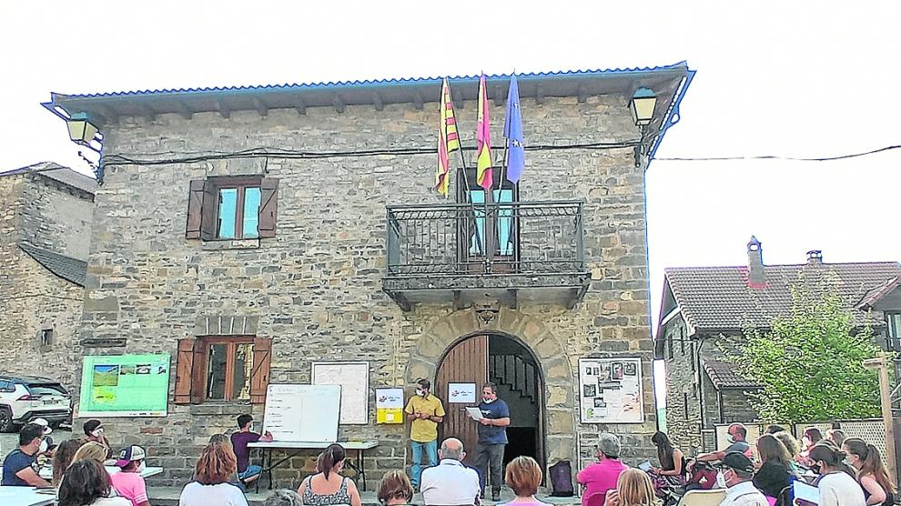 Sesión del proyecto ‘Empenta tu pueblo’ celebrada en Yésero.
