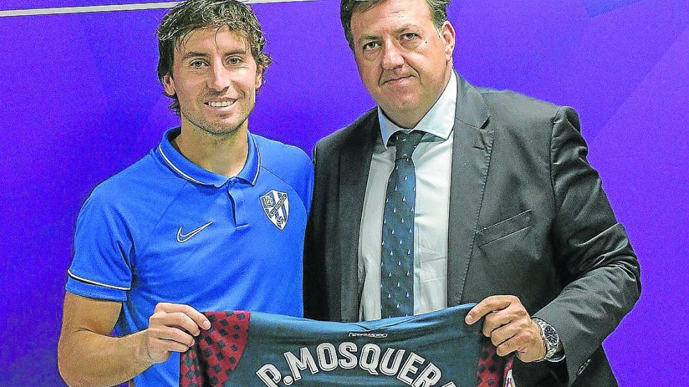 Mosquera se despidió del Huesca con 100 partidos disputados de azulgrana.