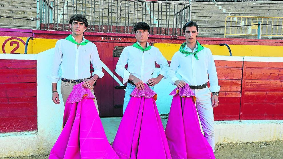 Jorge Mallén, Ignacio Boné y Miguel Porta Miravé en la plaza de toros de Huesca.