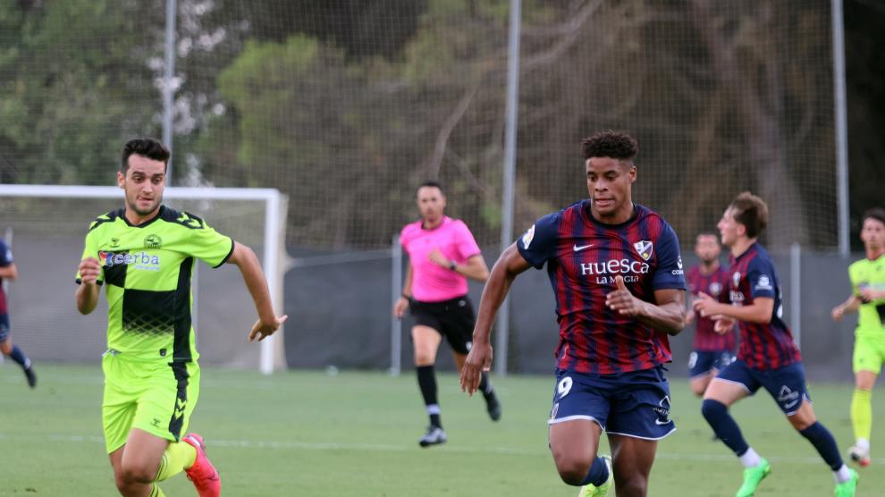 Kevin Carlos, autor del gol, durante el partido ante el Sabadell
