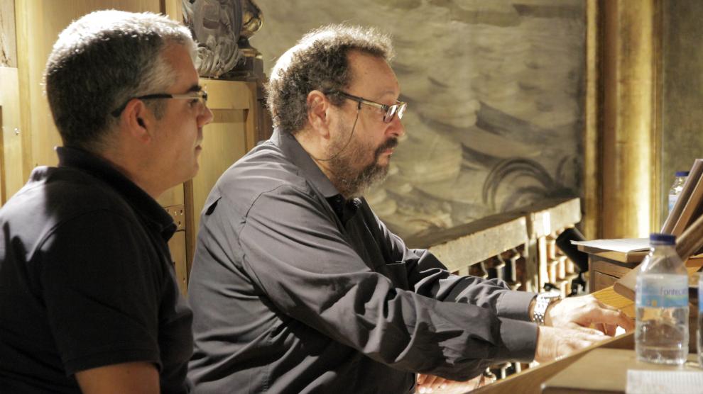 Javier Artigas en su concierto en la catedral de Jaca.