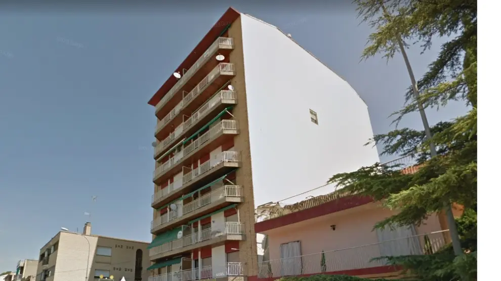 Edificio desde el que se ha precipitado la menor.