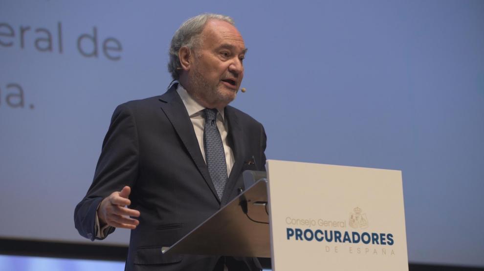 Juan Carlos Estévez durante la presentación de las conclusiones de las jornadas de procuradores en Huesca.