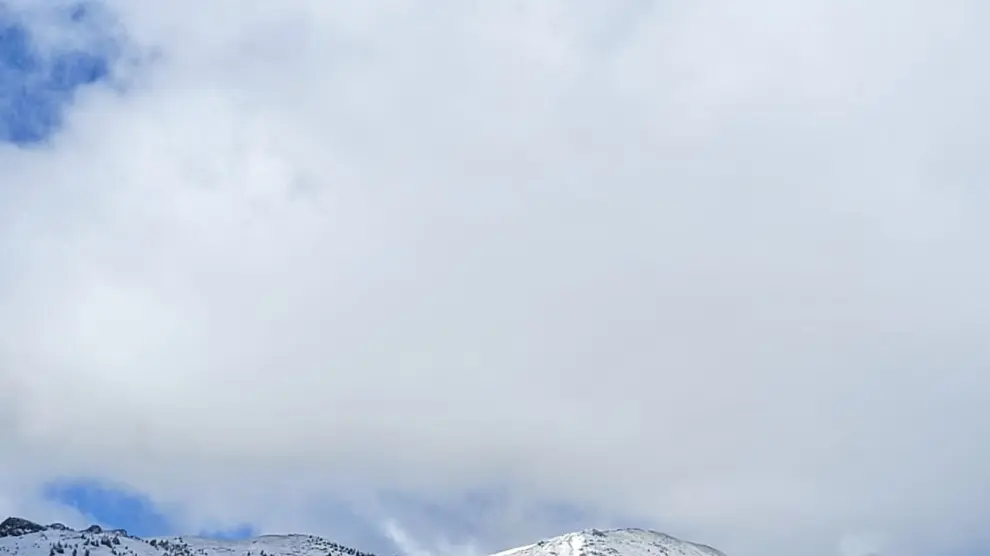 Nieve en la estación de Aramón Formigal, este viernes.