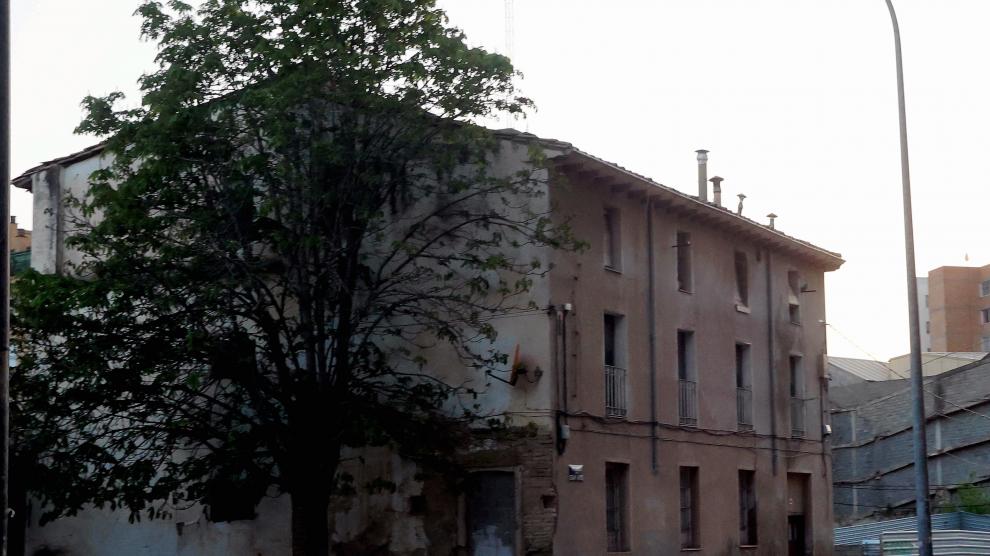 Edificio de la calle San Voto de la capital altoaragonesa que ha sido ocupado.