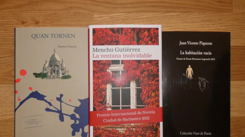 Los tres libros ganadores.