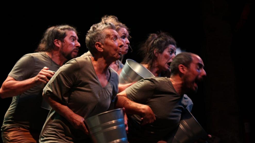 Imagen de la representación de ‘Rebelión en la Granja’, de la compañía Alopargo Teatro.