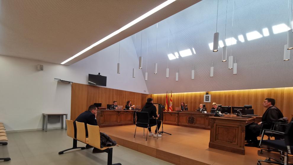 Un instante de la vista oral por el juicio por una agresión sexual a una menor en Barbastro, este jueves en la Audiencia Provincial de Huesca.