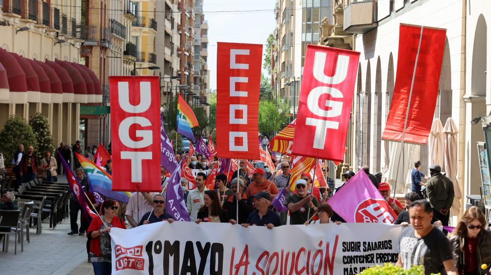 Manifestación realizada por el centro de la capital oscense con motivo del 1 de mayo el año pasado.