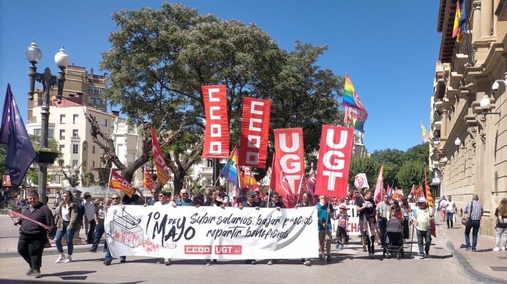 La manifestación por el 1º de Mayo ha comenzado en la plaza de Navarra.