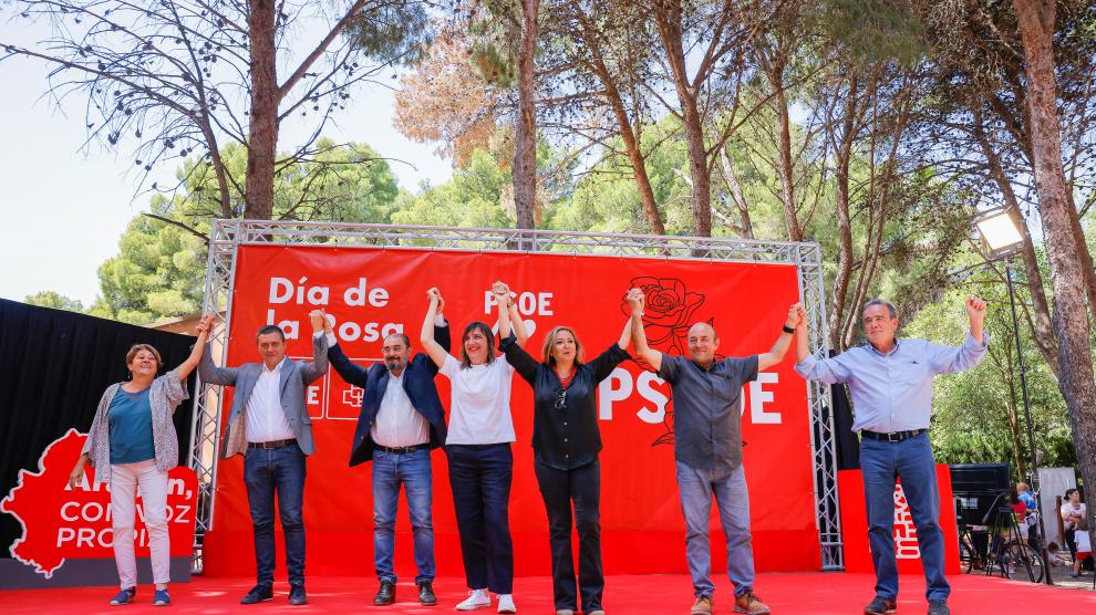 Representantes del PSOE aragonés este domingo en la celebración del Día de la Rosa.
