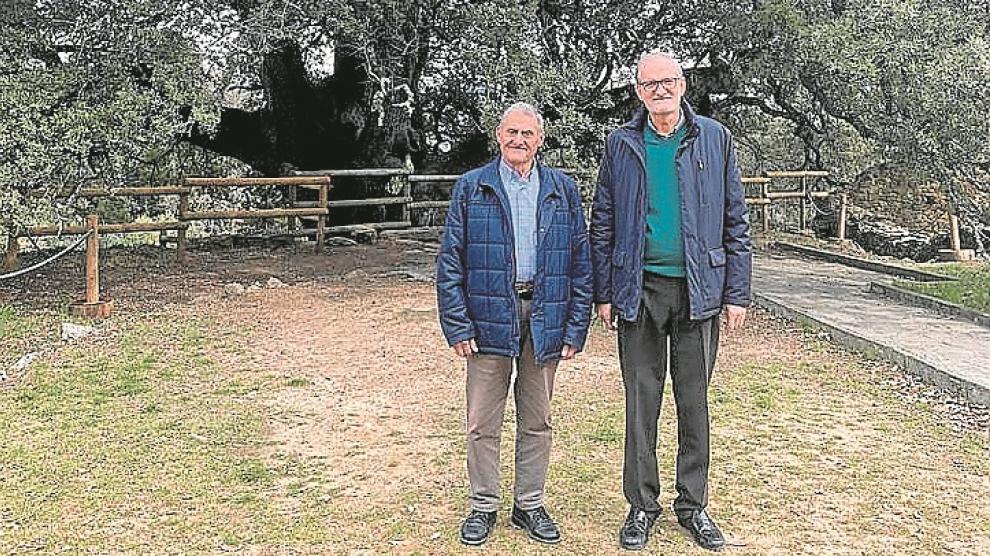 José María Cabrero y José Antonio Adell en la Carrasca de Lecina.