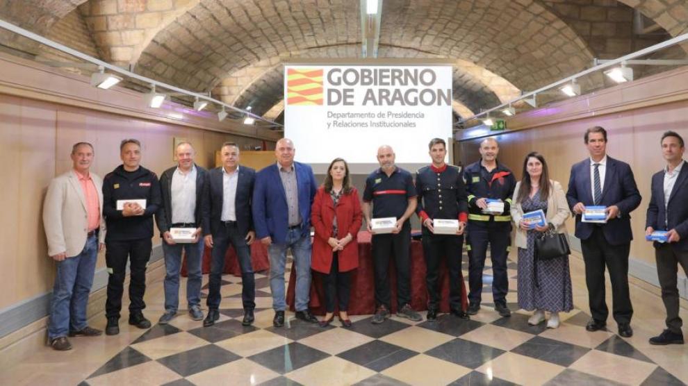 Acto de entrega de las acreditaciones a los bomberos de Aragón