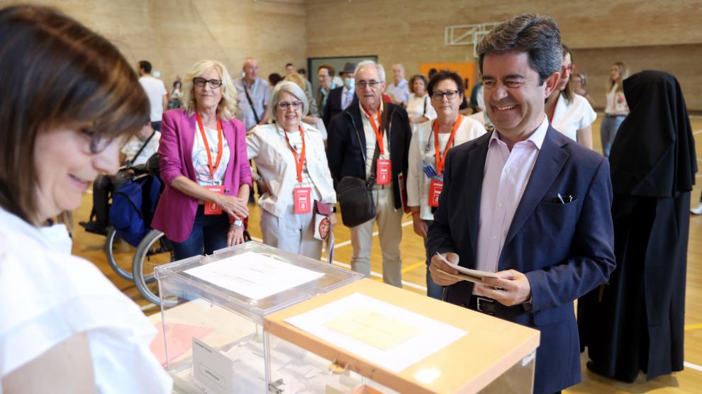 Luis Felipe, candidato del PSOE a la alcaldía de Huesca.