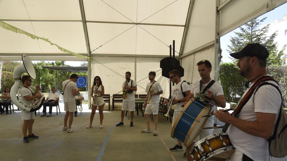 Charanga en la Cruz Blanca de Huesca.