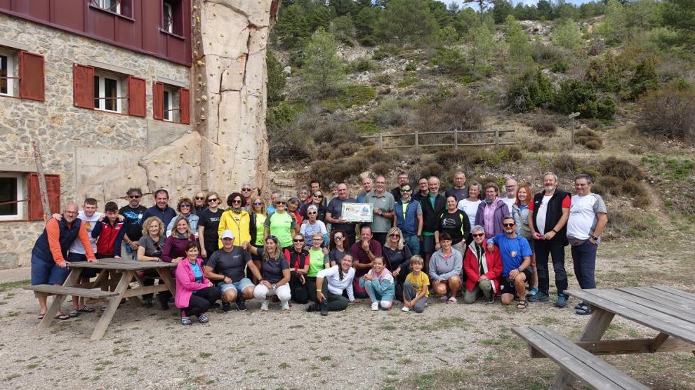 Miembros de las Federaciones de Montañismo de Aragón y Comunidad Valenciana en su encuentro del fin de semana.