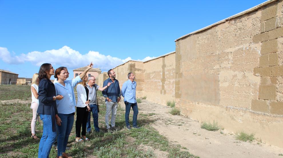 Celsa Rufas, ha sido la encargada de firmar la recepción de las obras de restauración de la muralla perimetral de La Cartuja de Nuestra Señora de Las Fuentes