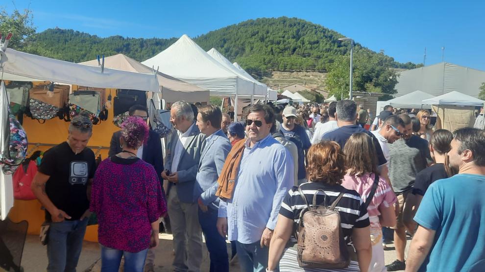 Ambiente en la Feria de Alternativas Rurales del Prepirineo en Ayerbe, este domingo.