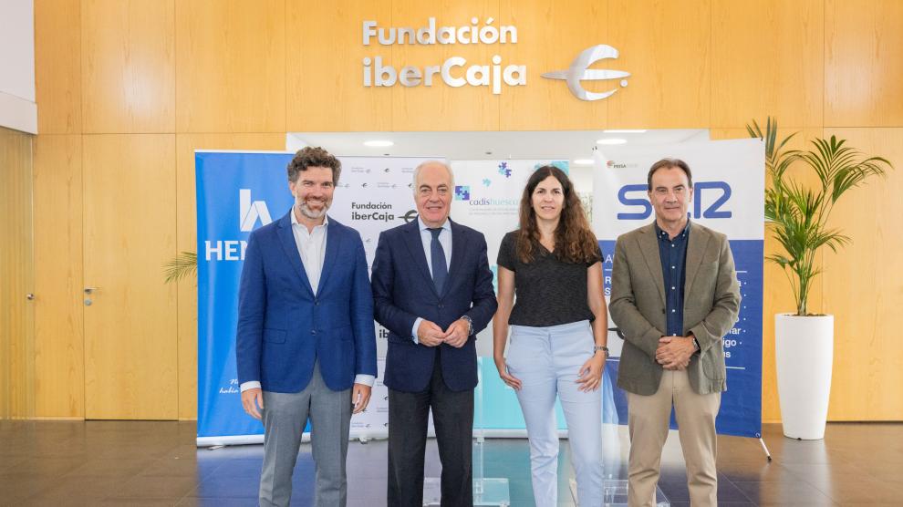 Íñigo de Yarza, José Luis Rodrigo, Sara Comenge y José María Tejerina, ayer tras la renovación del convenio.