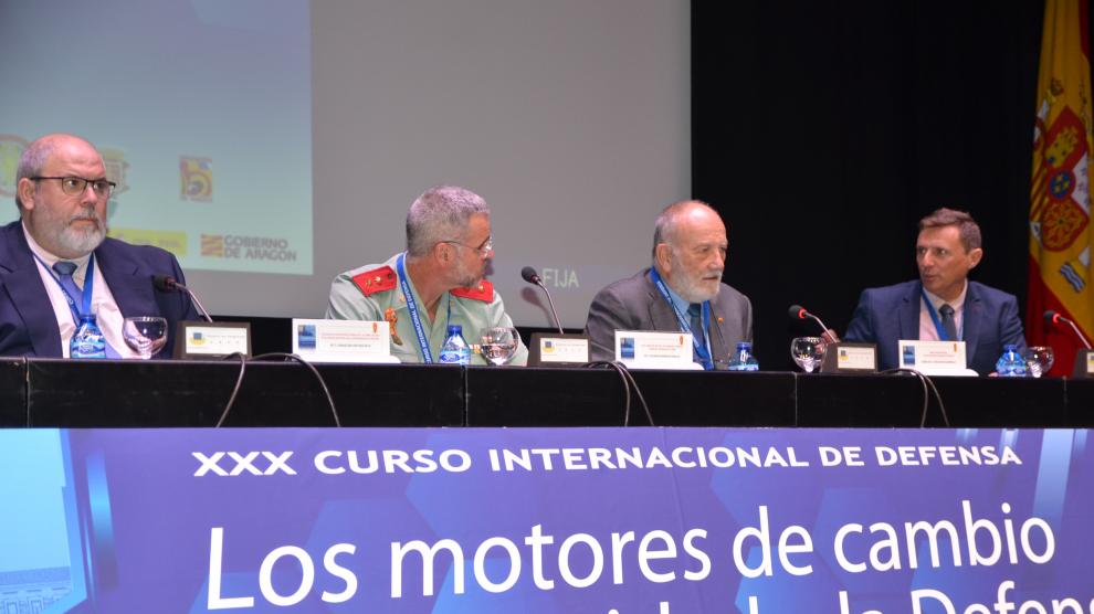 Ponencia durante el penúltimo día del XXX Curso Internacional de Defensa de Jaca.