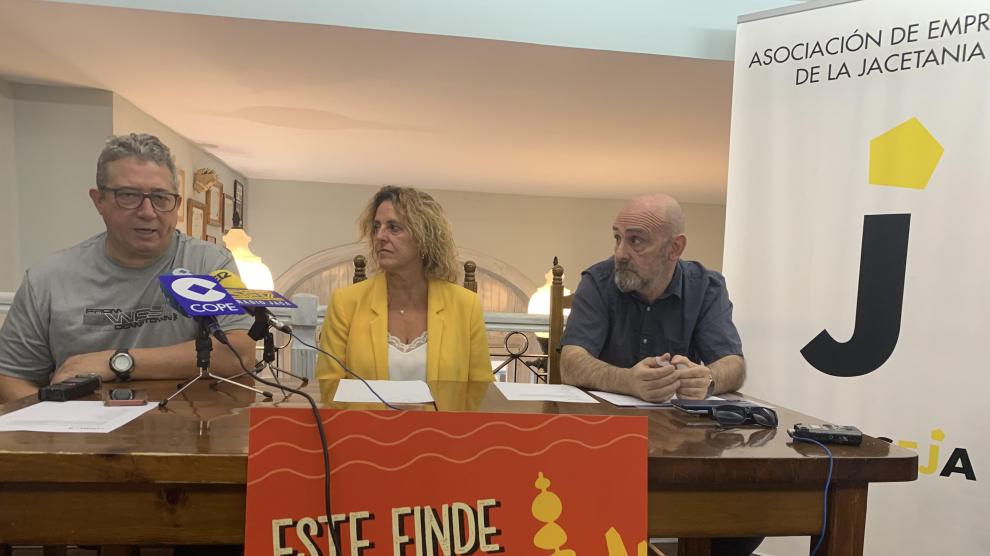 Fran Ponce, Marian Bandrés y Daniel Cruz, este miércoles en la presentación de “Este Finde Tapas” en Jaca.