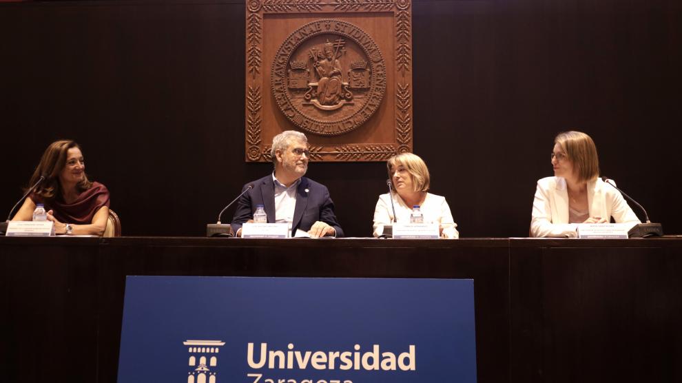 José Antonio Mayoral, Tomasa Hernández y Lola Fernández Ochoa eran los encargados, junto a Garatachea, de presentar esta cátedra.