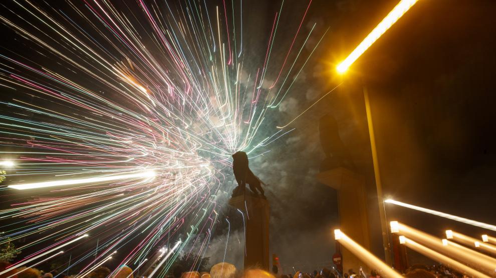 Fuegos artificiales y la traca final de las fiestas de El Pilar.