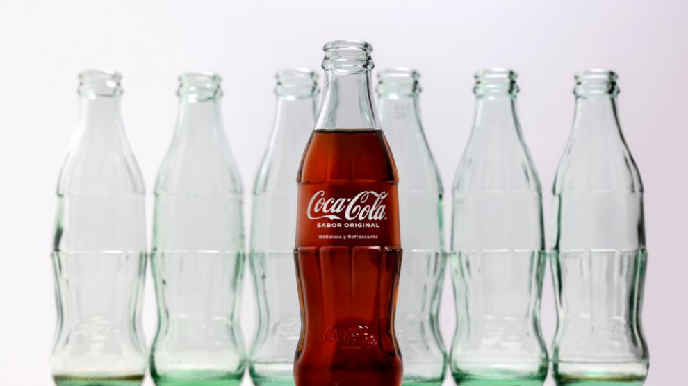 La botella de vidrio de Coca-Cola es el envase más sostenible, al ser retornable con hasta 25 vidas.