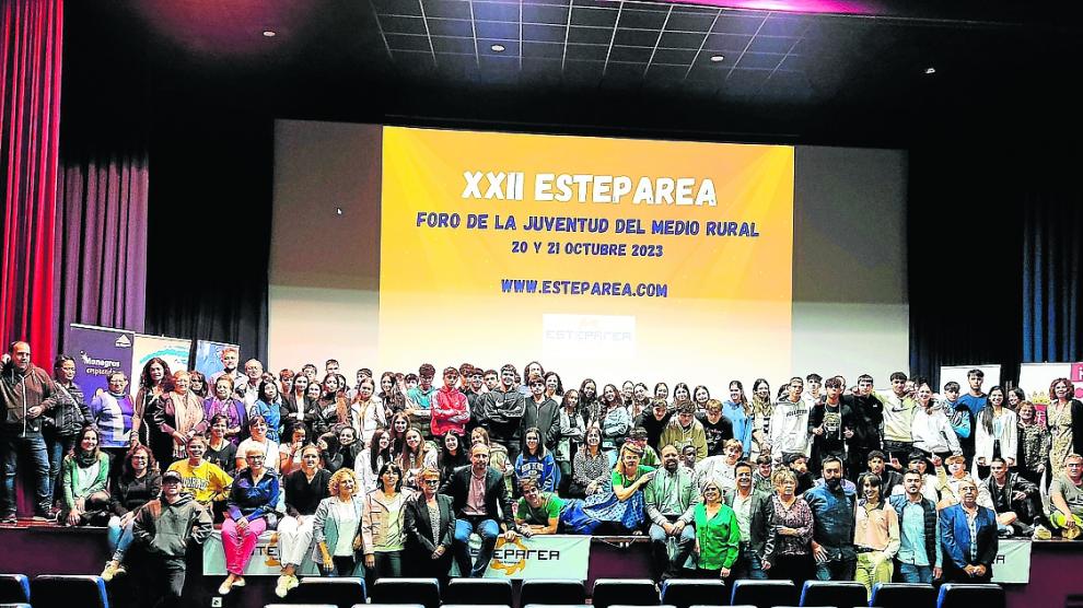Foto de grupo de los participantes en la 22 edición de Esteparea.