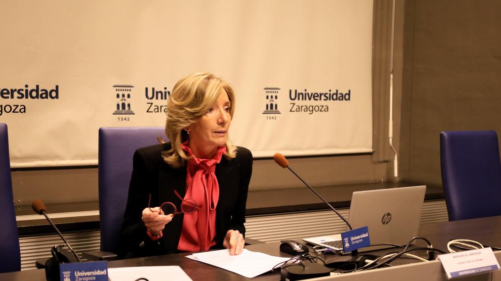 La vicerrectora de Economía, Margarita Labrador Barrafón, durante la rueda de prensa.