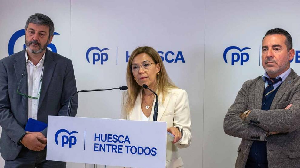 Gerardo Oliván, Ana Alós y Javier Folch han analizado la situación política este lunes.