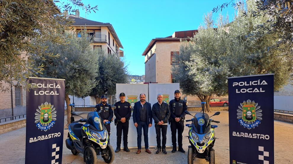 Presentación de las nuevas motosde la Policía Local de Barbastro.