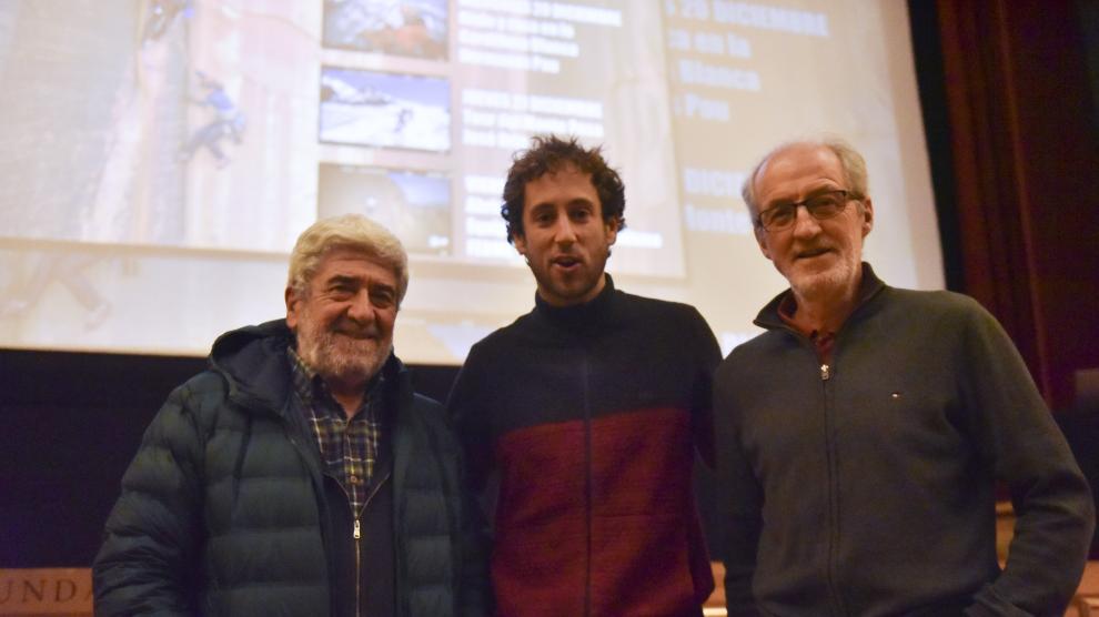 Manolo Bara, Iker Madoz y Lorenzo Ortas, en la apertura del programa montañero.