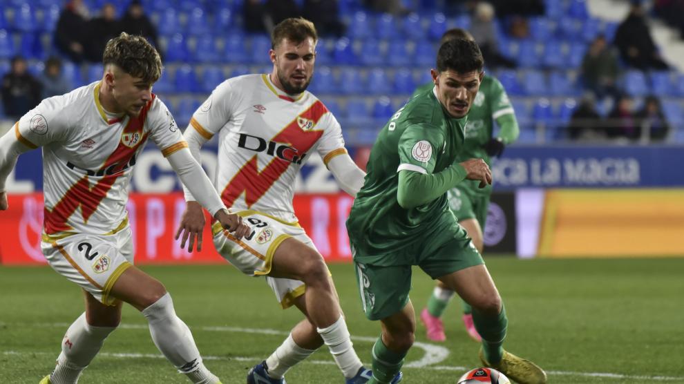El Huesca sale ante el Rayo con un once a medio camino entre Liga y Copa