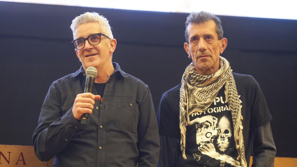J. Alberto Andrés y Manolo Kabezabolo, en el estreno del documental en el Teatro Olimpìa