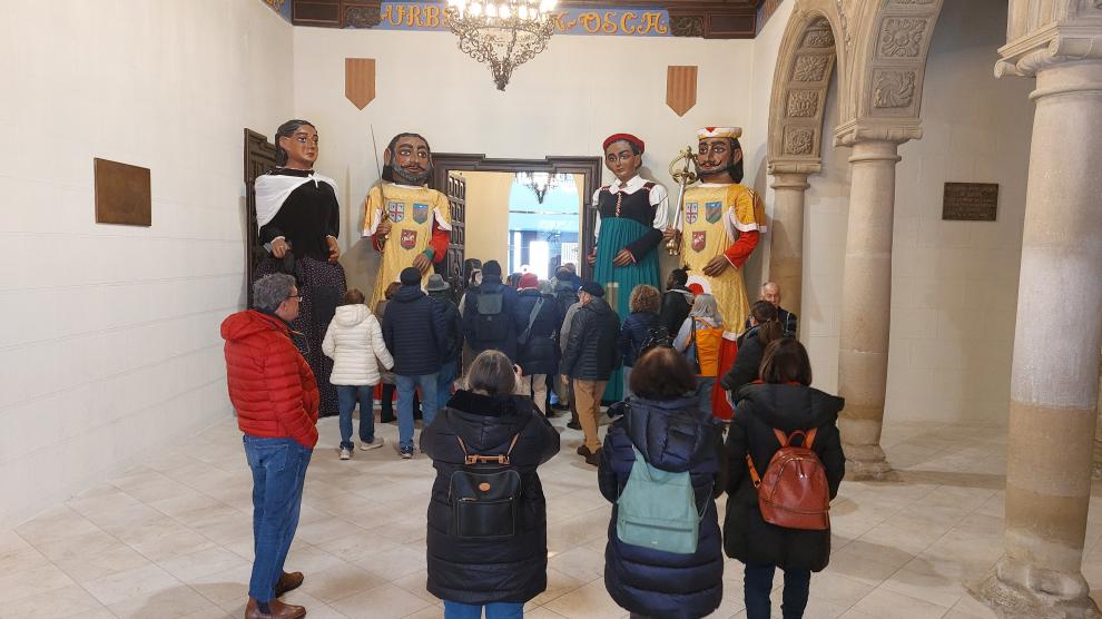 Visita guiada en el Ayuntamiento de Huesca.