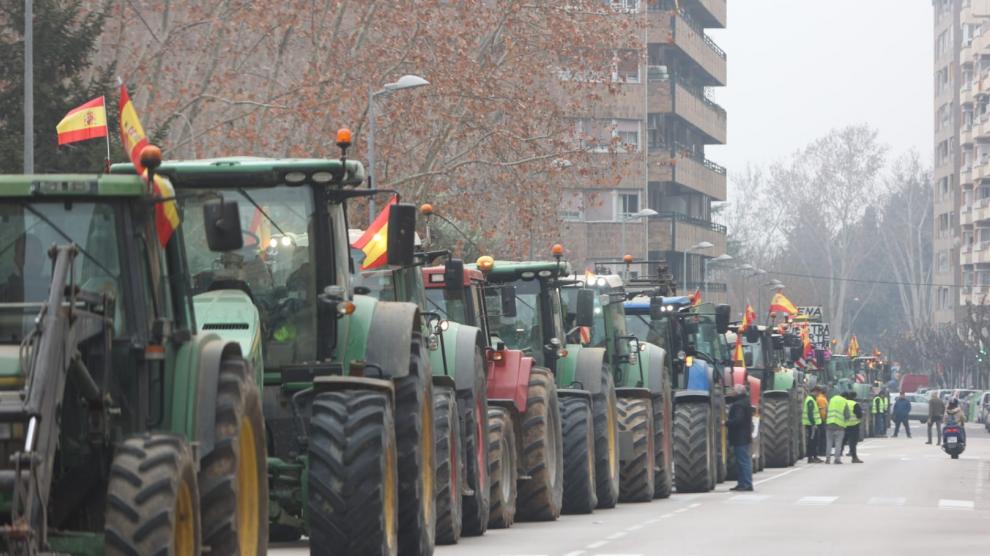 Los agricultores han ralentizado y colapsado el tráfico en diferentes puntos de la ciudad.