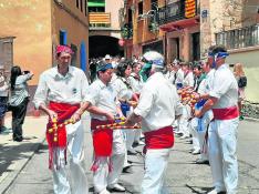 Calles de Benabarre durante el  tradicional festejo Ball dels Palitrocs en la Pastorada.