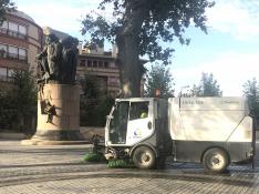Más personal y maquinaria para el servicio de limpieza viaria en Monzón