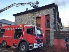 Incendio en una unifamiliar de Castejón de Sos bomberos DPH
