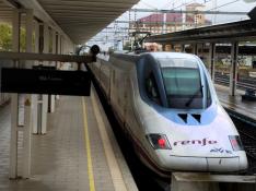 Tren AVE en la estación intermodal de Huesca. FOTO