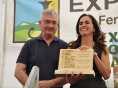 El consejero Olona junto a Isabel Casasús, ganadora del premio Expoforga 2022