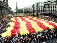 Manifestación por la autonomía plena de Aragón y contra el trasvase del Ebro el 23 de abril de 1993.