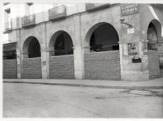 Porches de Vega Armijo. 1936-1937 Porches de Galicia protegidos con sacos de tierra V PLANA MUR