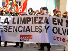 Los trabajadores del sector protestaron ayer y hoy también se concentran en la plaza de Navarra.