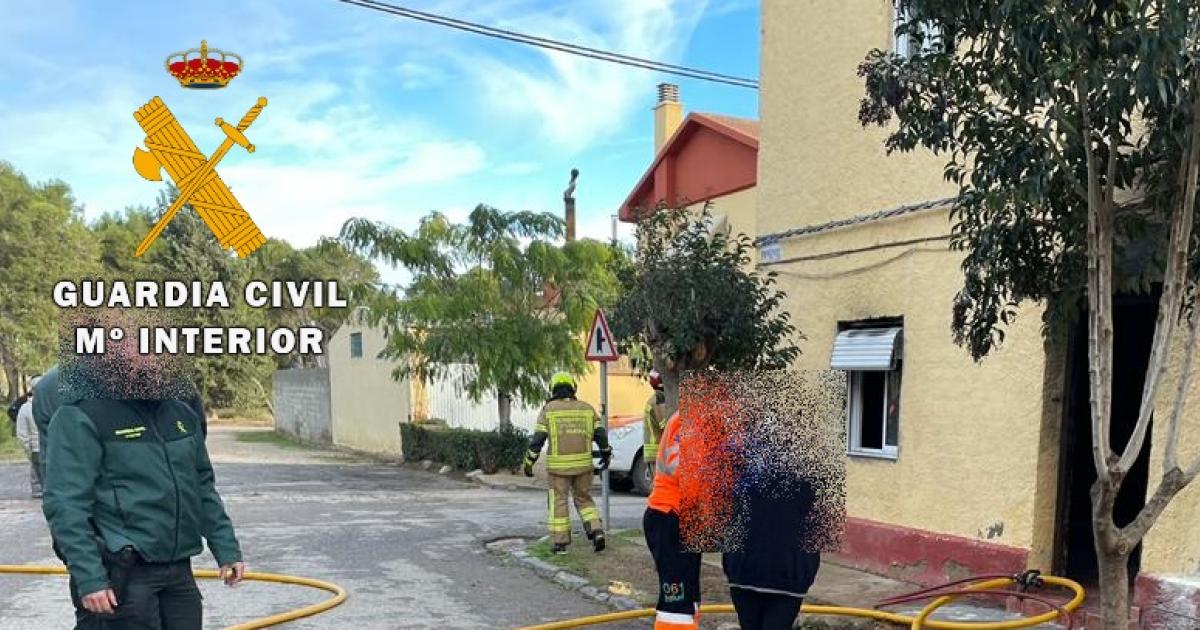 Rescatados tres perros del incendio provocado por una estufa de leña en FrulaAlmuniente