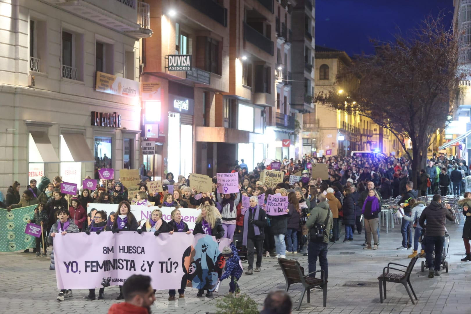 Más De Un Millar De Personas Se Manifiestan En Huesca Por La Igualdad Real Entre Sexos