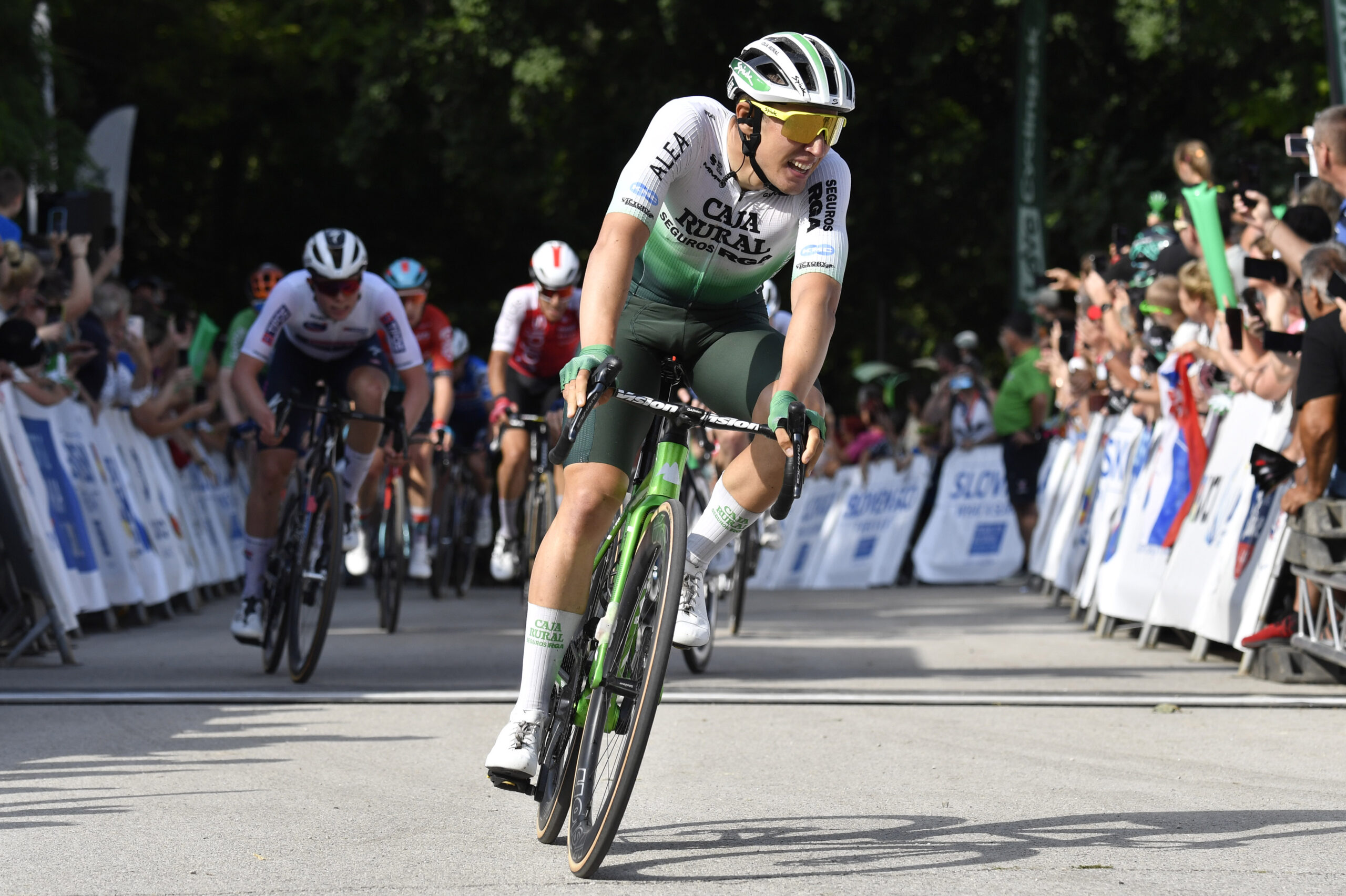 Fernando Barceló renueva con el Caja Rural